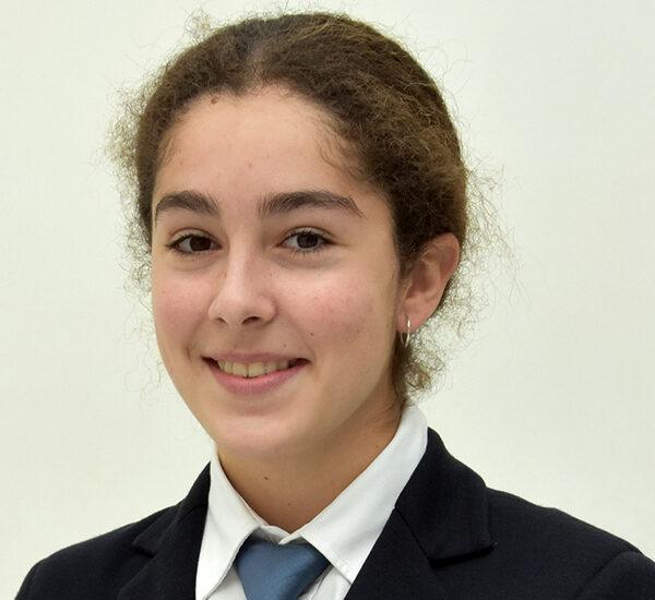 01 Clara Dominguez Rguez de la Borbolla Mejor expediente NSP copia &bull; Clara Domínguez, alumna del Colegio CEU San Pablo Sevilla: “Es una suerte poder hacer Bachillerato en el centro porque los profesores nos conocen y nos prepararán lo mejor posible para conseguir nuestros objetivos”