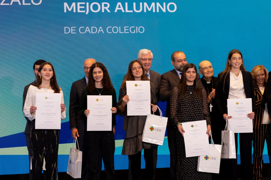 1 0313 CEU FestovidadSan Pablo 0936 &bull; Premios al compromiso, la dedicación y la excelencia en la XXVIII Noche de San Pablo