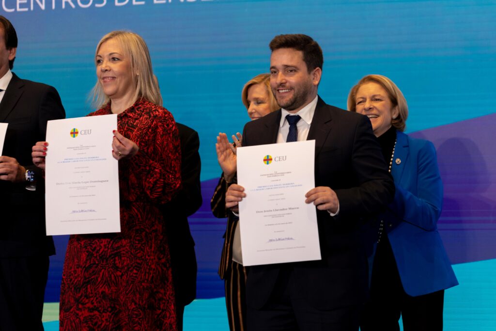 1 0380 CEU FestovidadSan Pablo 1129 &bull; Premios al compromiso, la dedicación y la excelencia en la XXVIII Noche de San Pablo