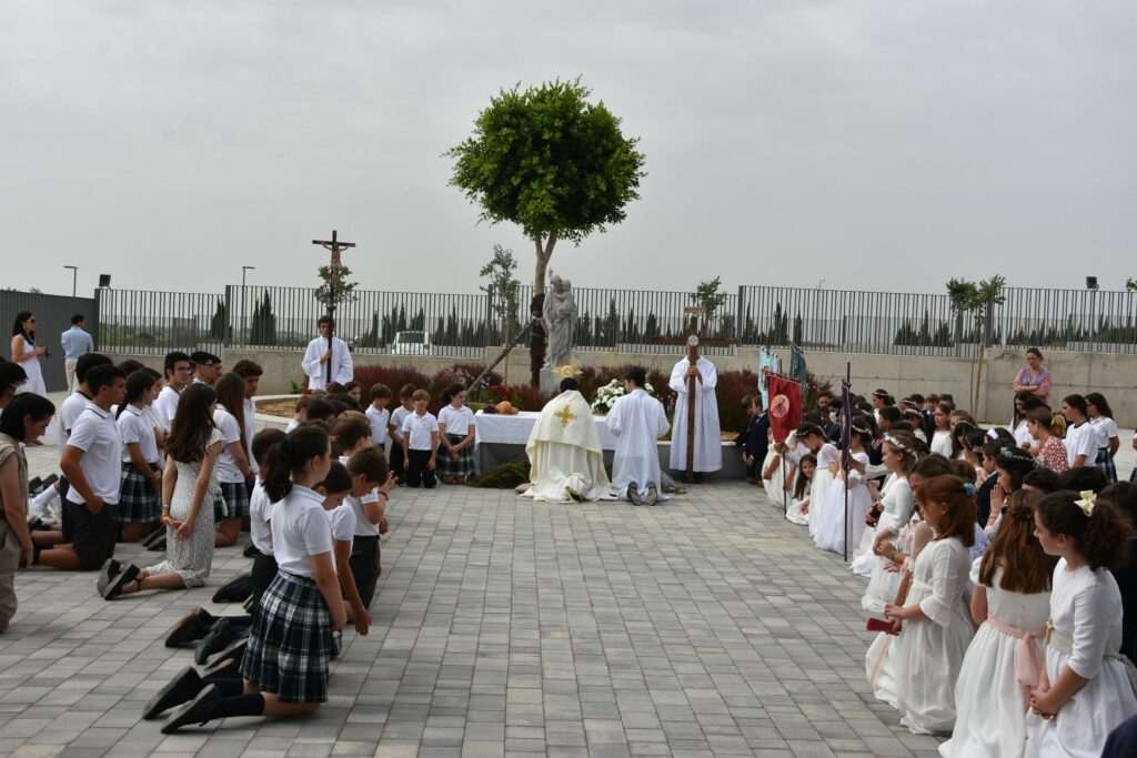 1 Bachillerato &bull; El Colegio CEU San Pablo Sevilla celebra el Corpus Christi