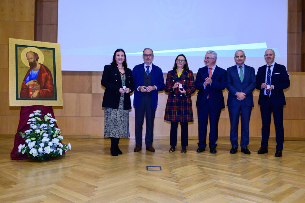 1 CEU XXVIII S.Pablo 1035 3 &bull; Premios al compromiso, la dedicación y la excelencia en la XXVIII Noche de San Pablo
