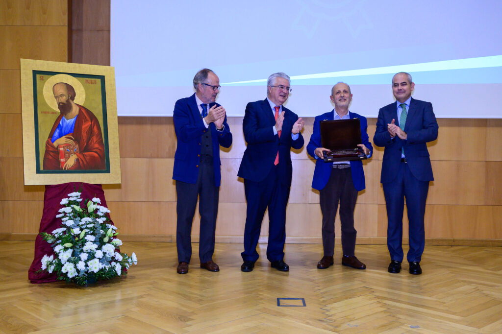 1 CEU XXVIII S.Pablo 1051 6 &bull; Premios al compromiso, la dedicación y la excelencia en la XXVIII Noche de San Pablo