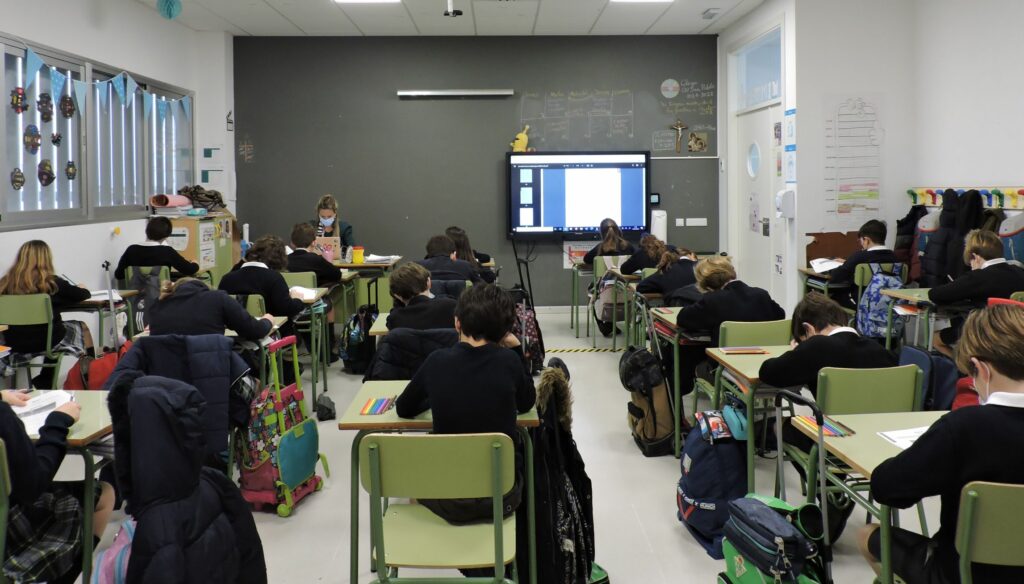 1 DSCN7346 &bull; Estudiantes del Colegio CEU San Pablo Sevilla realizan las pruebas de Mock Exam de Cambridge