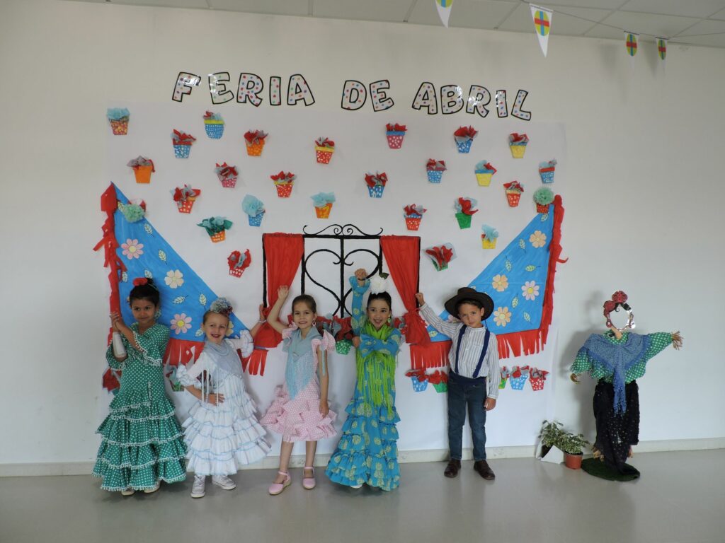 1 DSCN7866 &bull; Los alumnos del Colegio CEU San Pablo Sevilla recrean la Feria de Abril