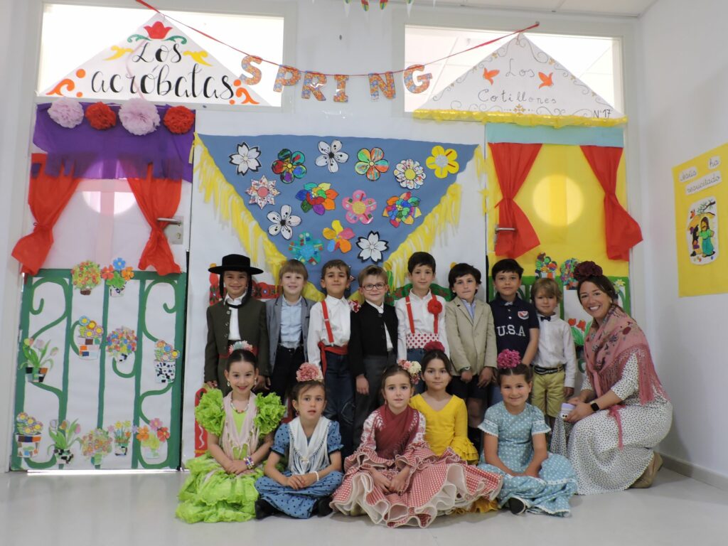 1 DSCN7896 &bull; Los alumnos del Colegio CEU San Pablo Sevilla recrean la Feria de Abril