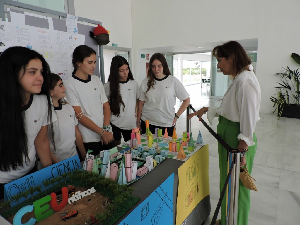 1 DSCN8394 1 &bull; I Feria de las Ciencias en el Colegio CEU San Pablo Sevilla