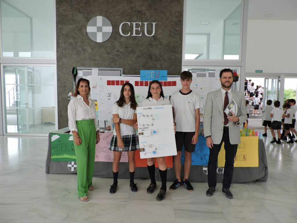 1 DSCN8431 1 &bull; I Feria de las Ciencias en el Colegio CEU San Pablo Sevilla