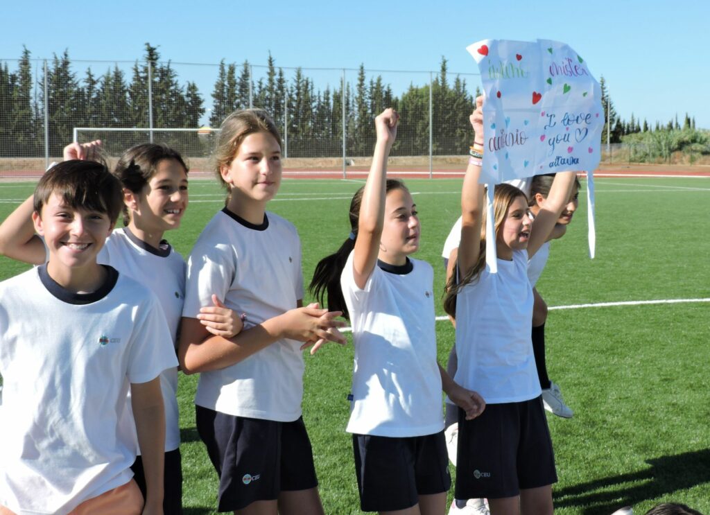 1 DSCN8521 &bull; El Colegio CEU San Pablo Sevilla celebró una jornada de convivencia y deporte