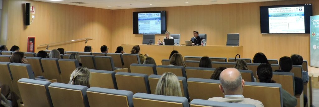 1 DSCN9272 &bull; Las familias del Colegio CEU San Pablo Sevilla se forman sobre los sacramentos que recibirán sus hijos en este curso
