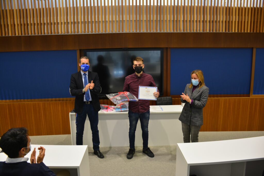 1 DSC 0044 1 &bull; CEU Andalucía entregó los premios de la II edición del Certamen de Navidad 2021 a sus alumnos