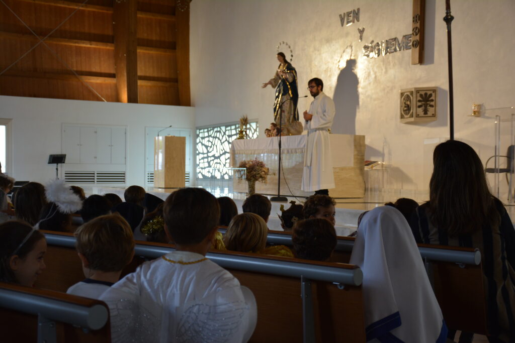 1 DSC 0373 • ¡La Santidad vence! El Colegio CEU San Pablo Sevilla celebra el Día de Todos los Santos