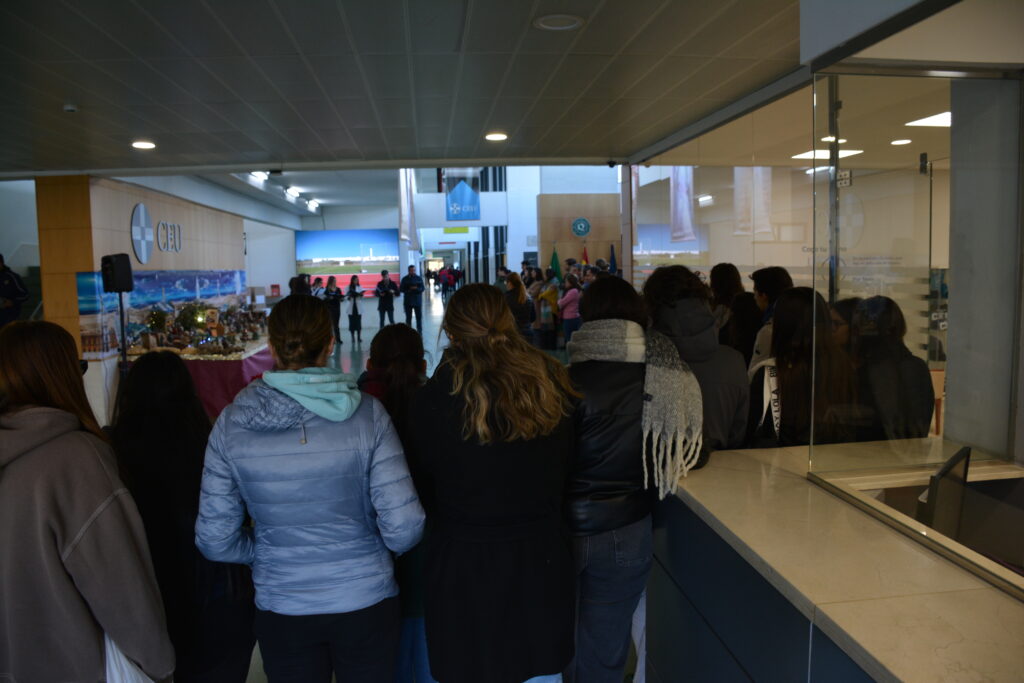 1 DSC 0461 &bull; La comunidad educativa de CEU Andalucía se reúne en torno al Belén