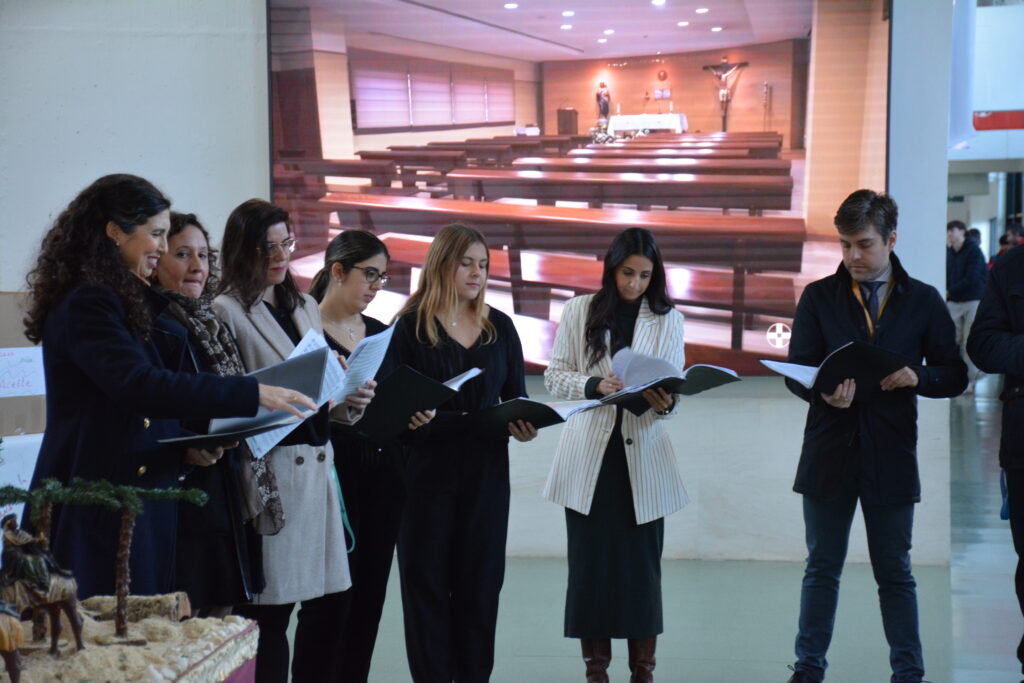 1 DSC 0464 &bull; La comunidad educativa de CEU Andalucía se reúne en torno al Belén