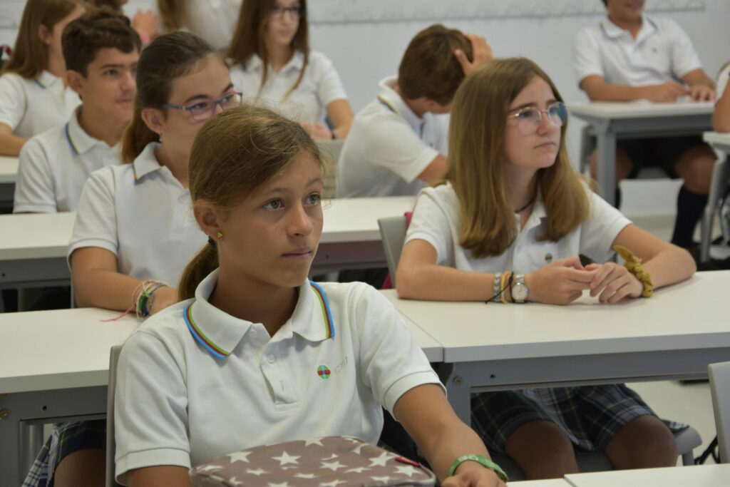 1 DSC 0746 &bull; Los alumnos de ESO y Bachillerato del Colegio CEU San Pablo Sevilla comienzan el nuevo curso