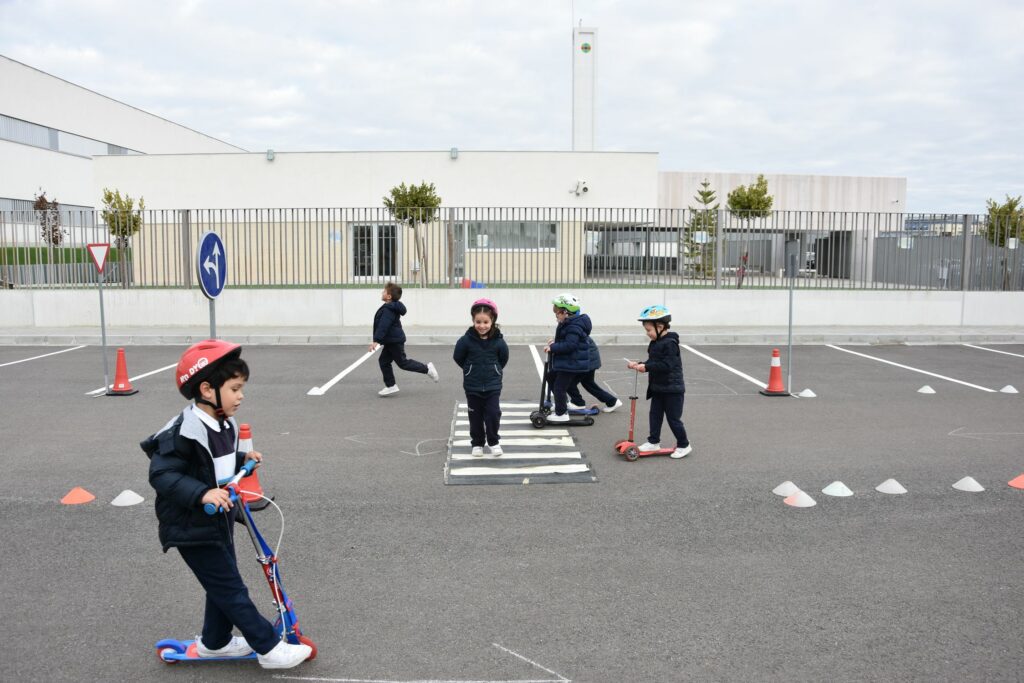 1 DSC 0941 &bull; Alumnos del Colegio CEU San Pablo Sevilla participan en una actividad de concienciación sobre seguridad vial