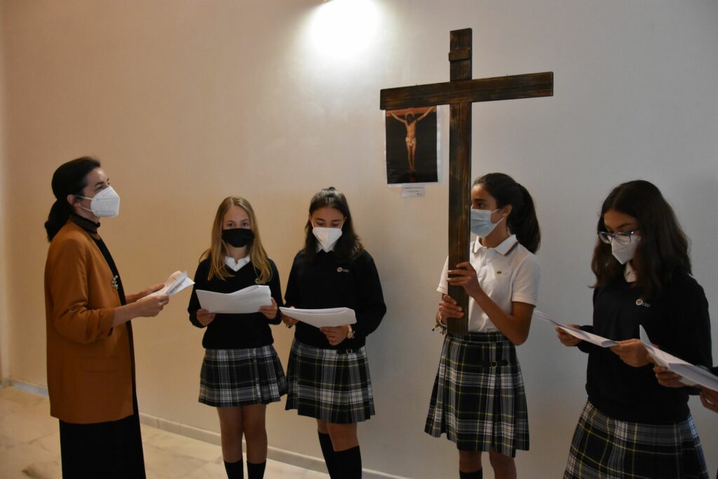 1 DSC 1028 1 &bull; Vía Crucis en el Colegio CEU San Pablo Sevilla