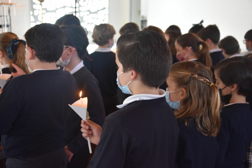 1 DSC 1193 &bull; Ceremonia de renovación de la Promesas del Bautismo en el Colegio CEU San Pablo sevilla