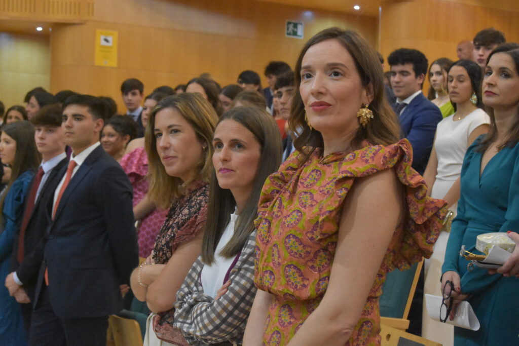 1 DSC 1946 &bull; “Elegid una universidad que, además de mantener elevado nivel académico, enfatice su papel como transmisora de virtudes y valores”