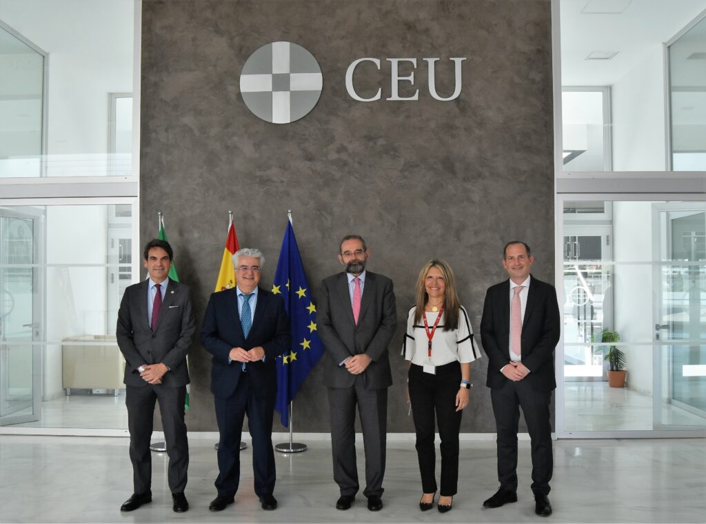 1 DSC 2521 &bull; Claustro de final de curso del Colegio CEU San Pablo Sevilla