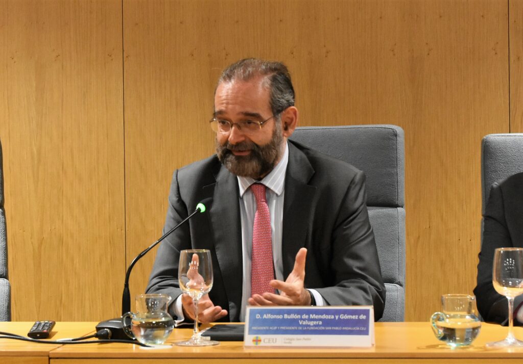 1 DSC 2546 &bull; Claustro de final de curso del Colegio CEU San Pablo Sevilla