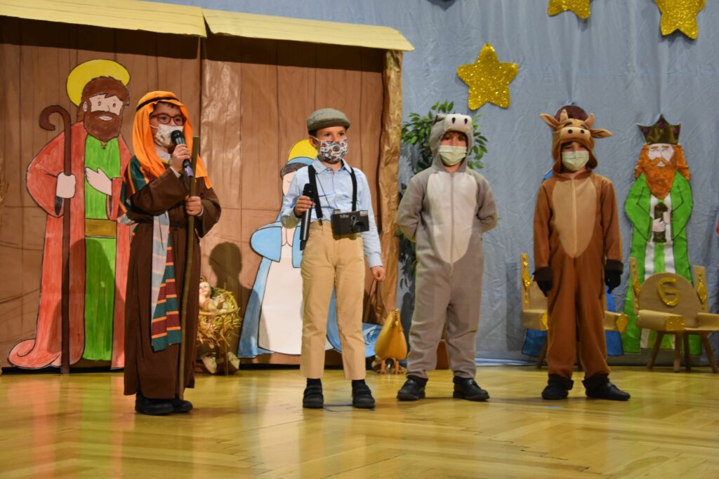 1 DSC 3296 &bull; Los alumnos de 1º y 2º de Educación Primaria del Colegio CEU San Pablo Sevilla realizan sus actuaciones de Navidad