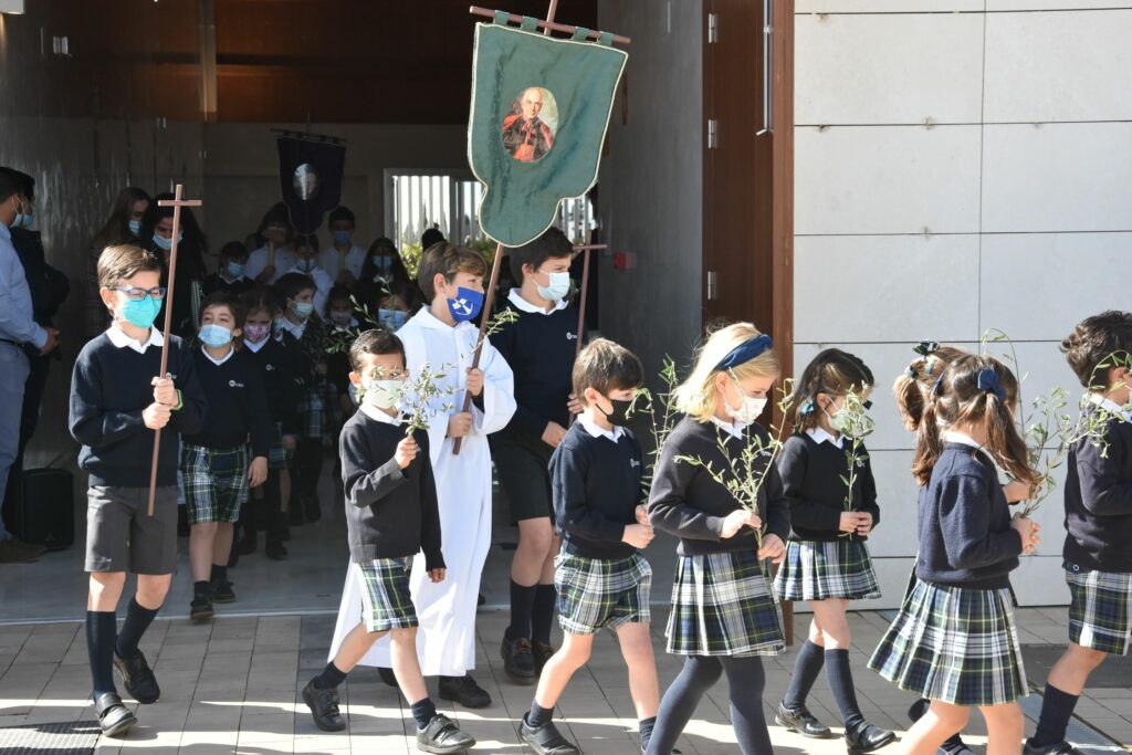 1 DSC 3522 &bull; El Colegio CEU San Pablo Sevilla celebra su tradicional procesión en este Viernes de Dolores