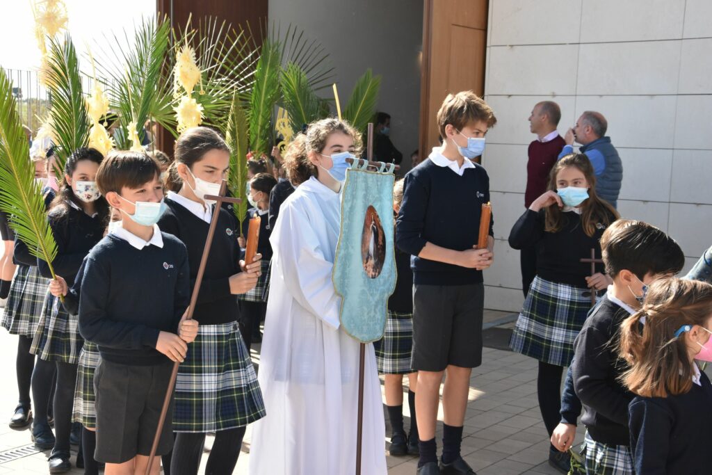 1 DSC 3531 &bull; El Colegio CEU San Pablo Sevilla celebra su tradicional procesión en este Viernes de Dolores