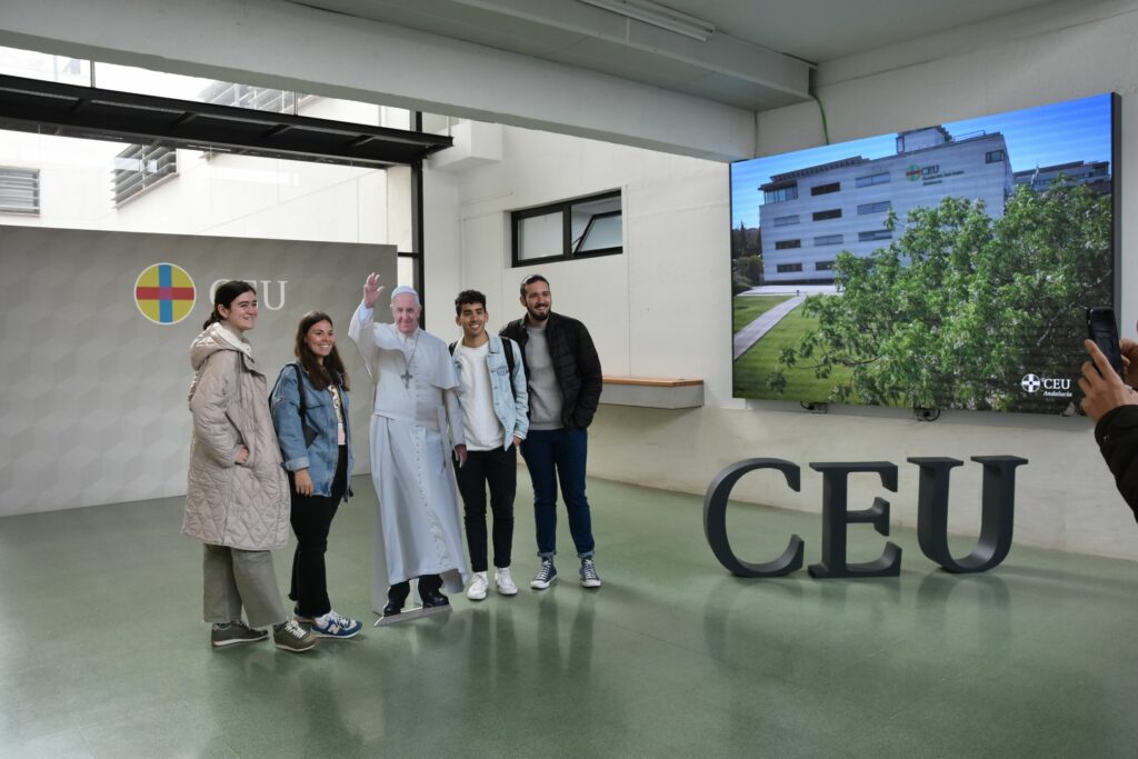 1 DSC 3541 &bull; CEU Andalucía conmemora el 10º aniversario de la elección del Papa Francisco