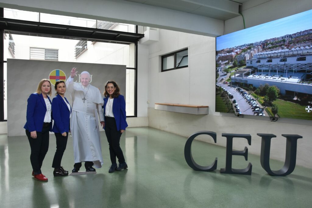 1 DSC 3568 &bull; CEU Andalucía conmemora el 10º aniversario de la elección del Papa Francisco