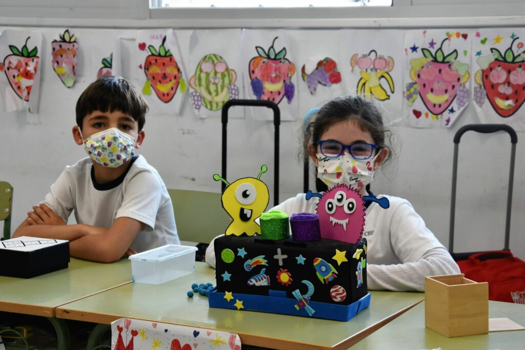 1 DSC 3744 &bull; Los alumnos de Educación Primaria del Colegio CEU San Pablo Sevilla participan en la I Feria Matemática del centro