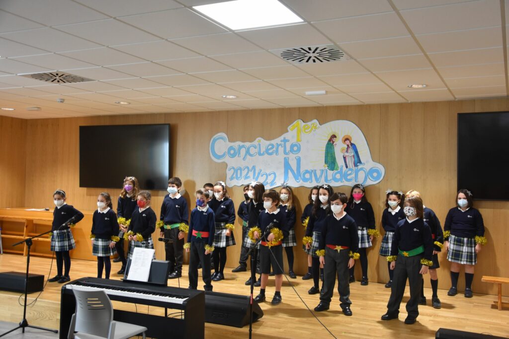 1 DSC 3947 &bull; Alumnos de Educación Primaria del Colegio CEU San Pablo Sevilla participan en el tradicional Certamen de Villancicos