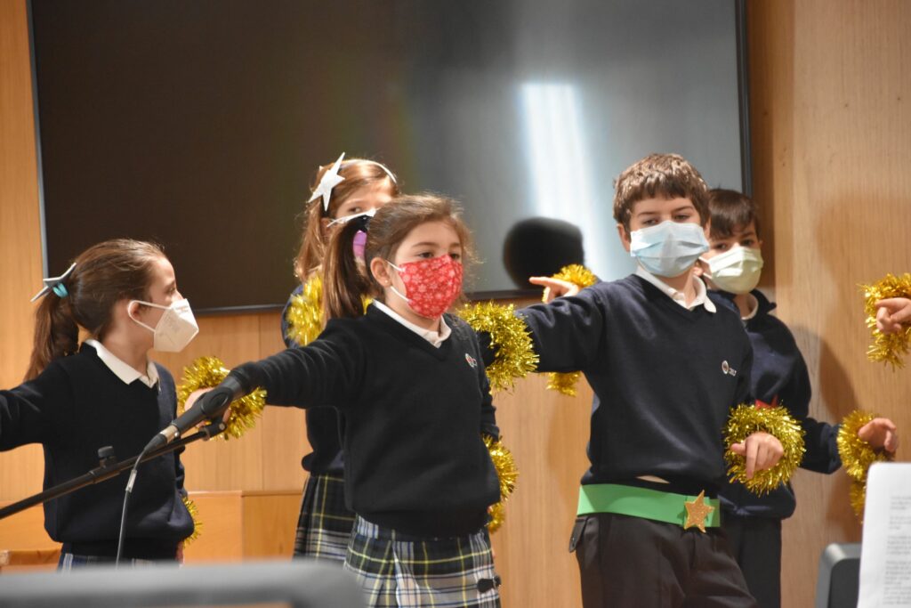 1 DSC 3956 &bull; Alumnos de Educación Primaria del Colegio CEU San Pablo Sevilla participan en el tradicional Certamen de Villancicos