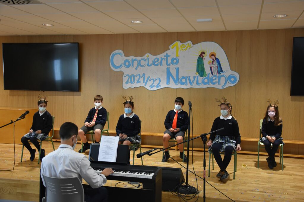 1 DSC 4082 &bull; Alumnos de Educación Primaria del Colegio CEU San Pablo Sevilla participan en el tradicional Certamen de Villancicos