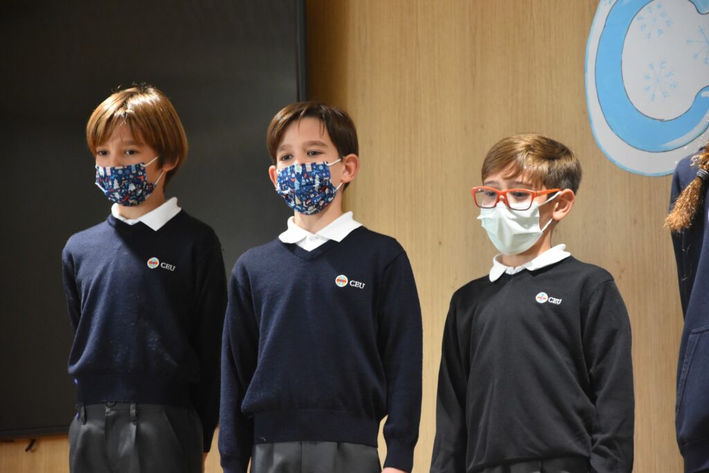1 DSC 4101 &bull; Alumnos de Educación Primaria del Colegio CEU San Pablo Sevilla participan en el tradicional Certamen de Villancicos