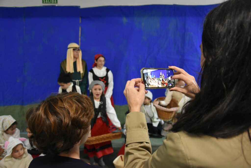 1 DSC 4362 &bull; CEU Andalucía acogió la representación de un Belén Viviente los días previos a la Navidad