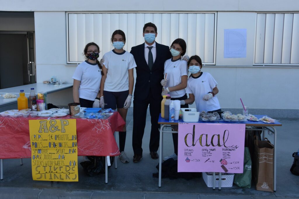 1 DSC 4481 &bull; Los alumnos del Colegio CEU San Pablo Sevilla celebran el Business Market, en el que participa toda la comunidad educativa