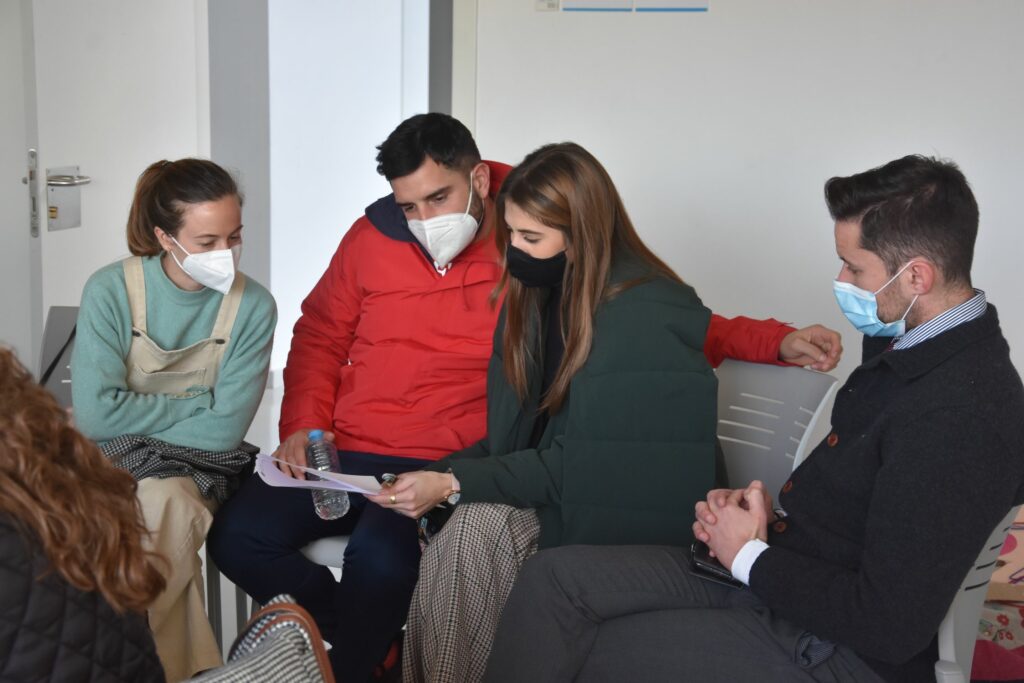 1 DSC 4620 &bull; Reunión del equipo de embajadores de Lengua Española de Cardenal Spínola CEU y el Colegio CEU San Pablo Sevilla