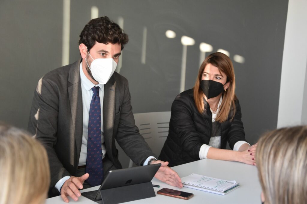 1 DSC 4630 &bull; Reunión del equipo de embajadores de Lengua Española de Cardenal Spínola CEU y el Colegio CEU San Pablo Sevilla