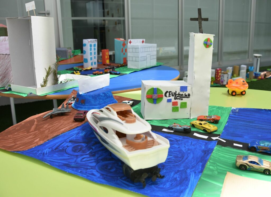 1 DSC 5468 • Los alumnos de 3º de Educación Primaria del Colegio CEU San Pablo Sevilla participan en el proyecto Building our city