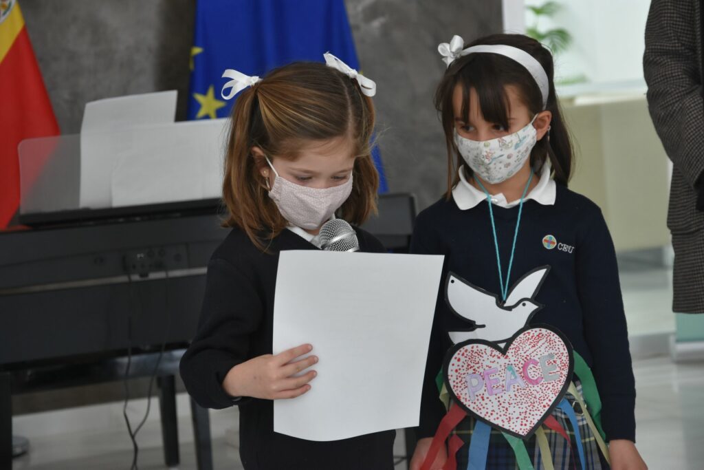 1 DSC 5504 &bull; El Colegio CEU San Pablo Sevilla celebra el Día de la Paz