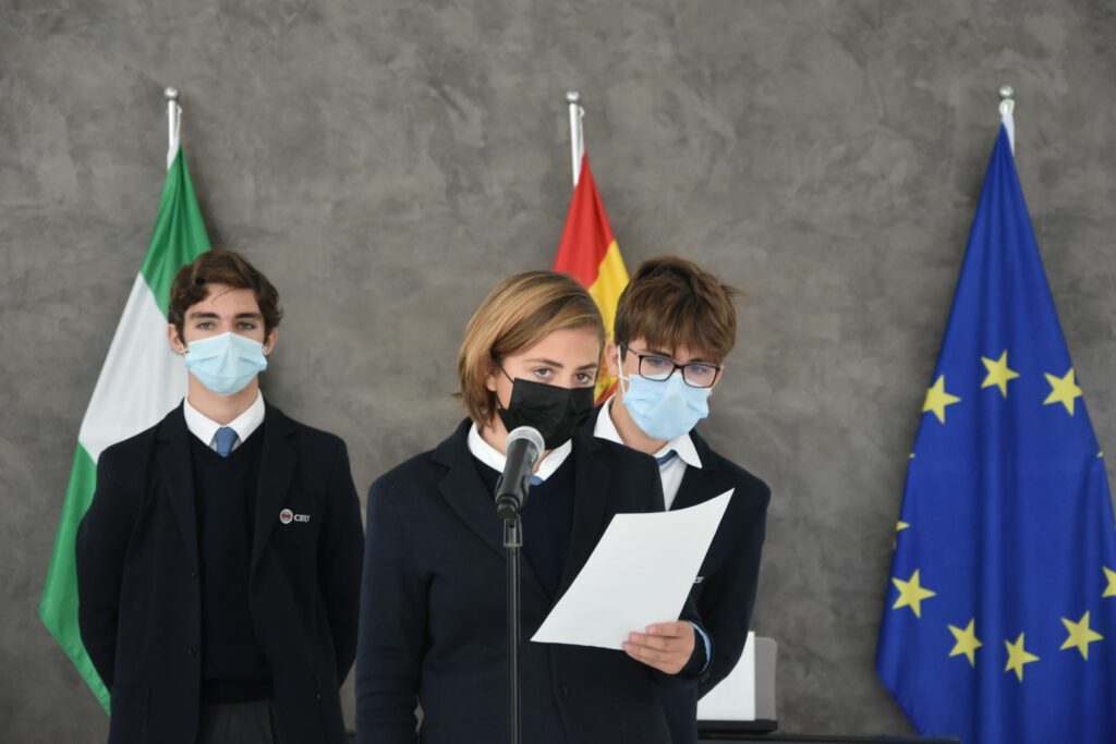 1 DSC 5512 &bull; El Colegio CEU San Pablo Sevilla celebra el Día de la Paz