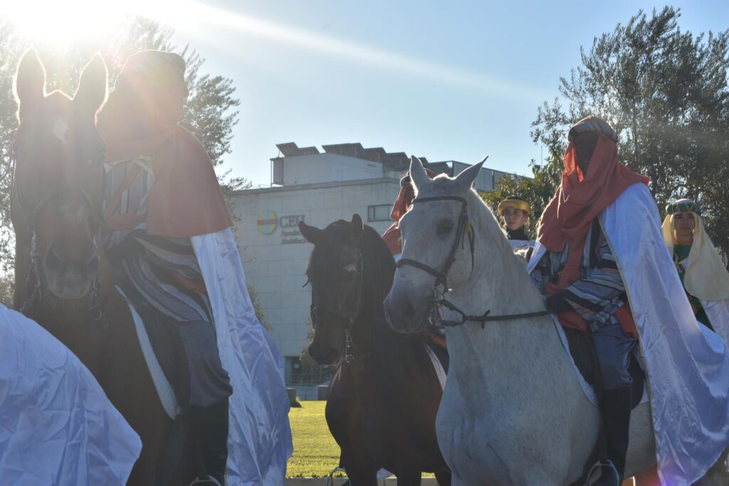 1 DSC 5701 &bull; El Colegio CEU San Pablo Sevilla recibe un año más al Cartero Real
