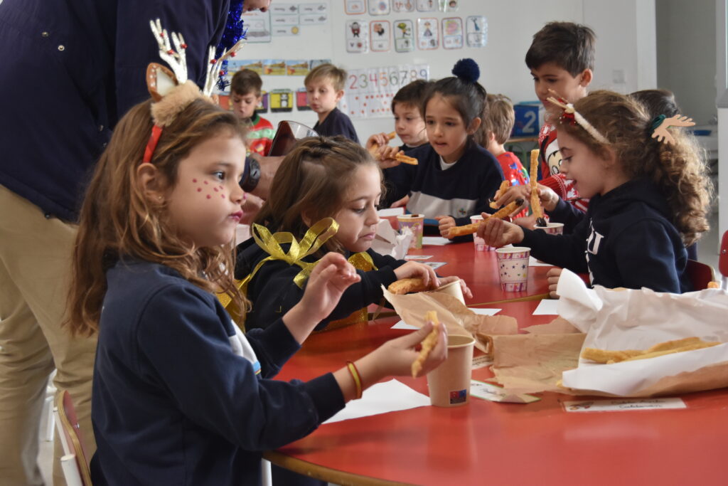 1 DSC 5907 &bull; El Colegio CEU San Pablo Sevilla recibe un año más al Cartero Real