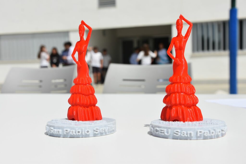 1 DSC 6152 1 &bull; Los alumnos del Colegio CEU San Pablo Sevilla recrean la Feria de Abril