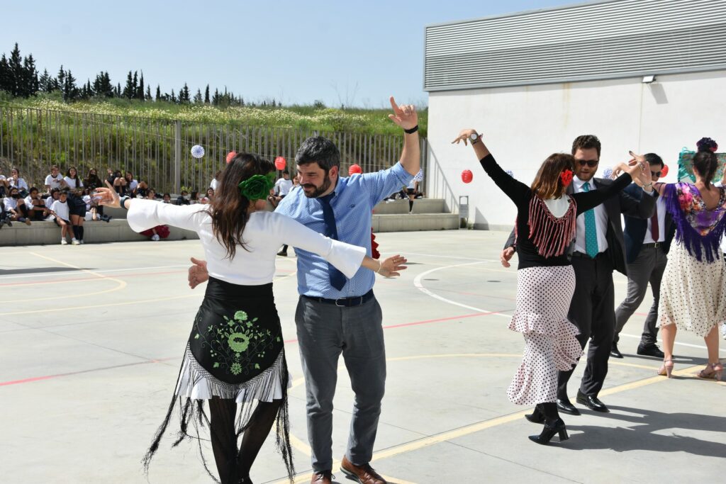1 DSC 6394 1 &bull; Los alumnos del Colegio CEU San Pablo Sevilla recrean la Feria de Abril
