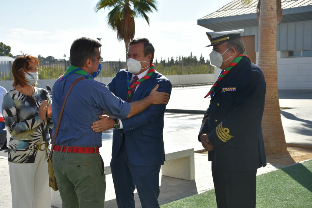 1 DSC 6462 &bull; Visita del Comandante Naval de Sevilla, Javier Albert Pérez, al Colegio CEU San Pablo Sevilla para conocer el grupo Scout del Mar del centro