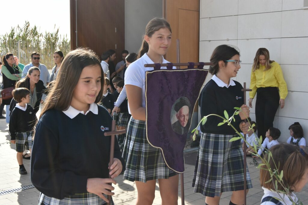 1 DSC 6978 &bull; Celebración de la tradicional procesión del Viernes de Dolores en el Colegio CEU San Pablo Sevilla