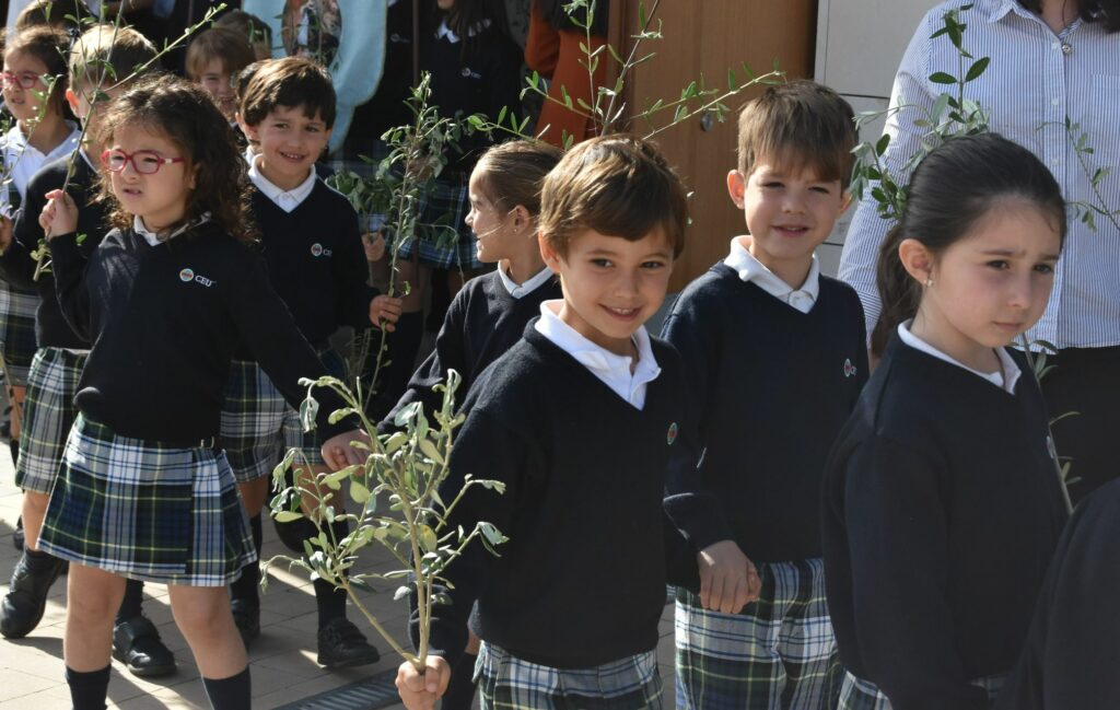 1 DSC 6980 &bull; Celebración de la tradicional procesión del Viernes de Dolores en el Colegio CEU San Pablo Sevilla