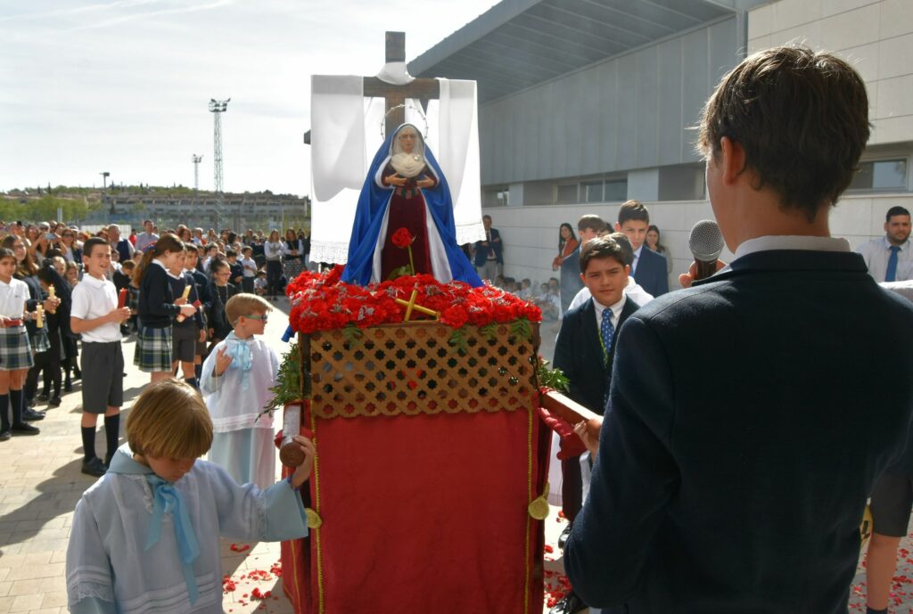 1 DSC 7180 &bull; Celebración de la tradicional procesión del Viernes de Dolores en el Colegio CEU San Pablo Sevilla