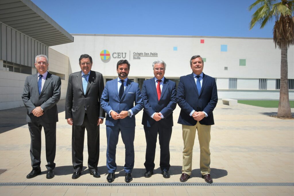 1 DSC 7578 1 &bull; El consejero de Educación y Deportes, Manuel Alejandro Cardenete, visita el Campus CEU Andalucía